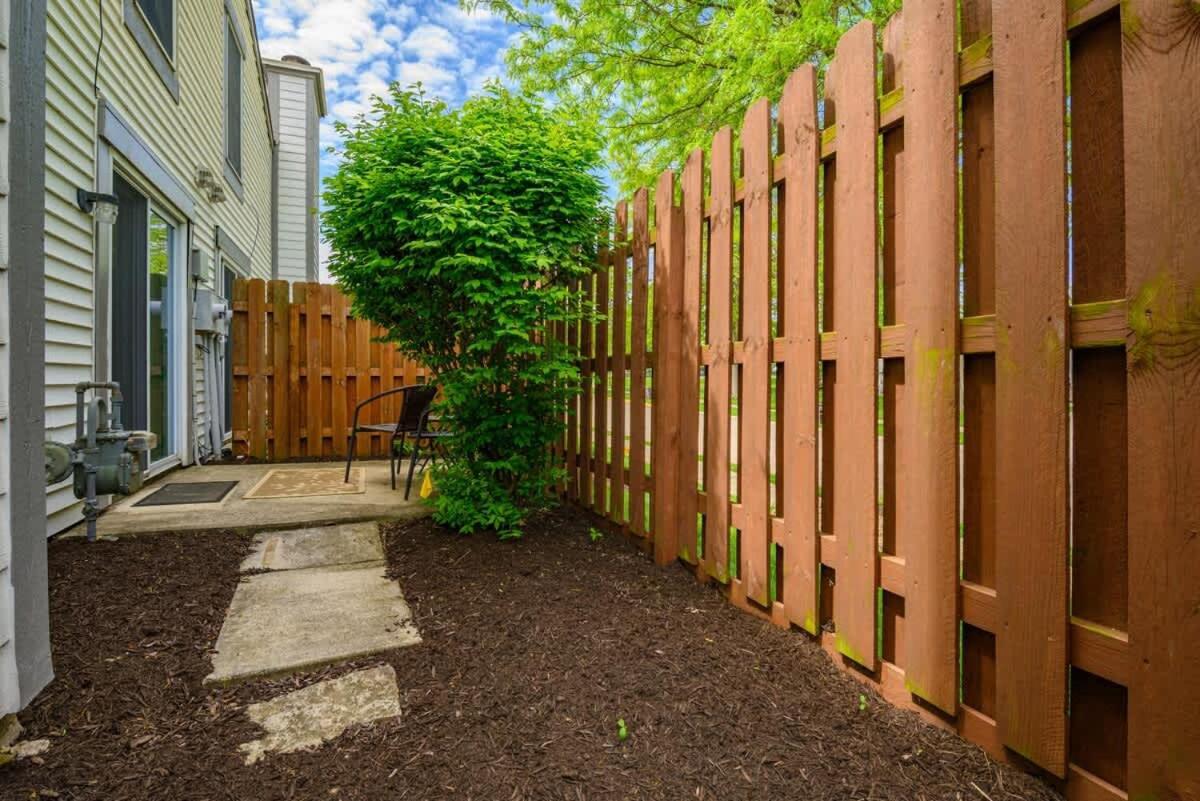 Family Friendly And Quite 2 Bedroom Condo Close To Fun Форт Уейн Екстериор снимка