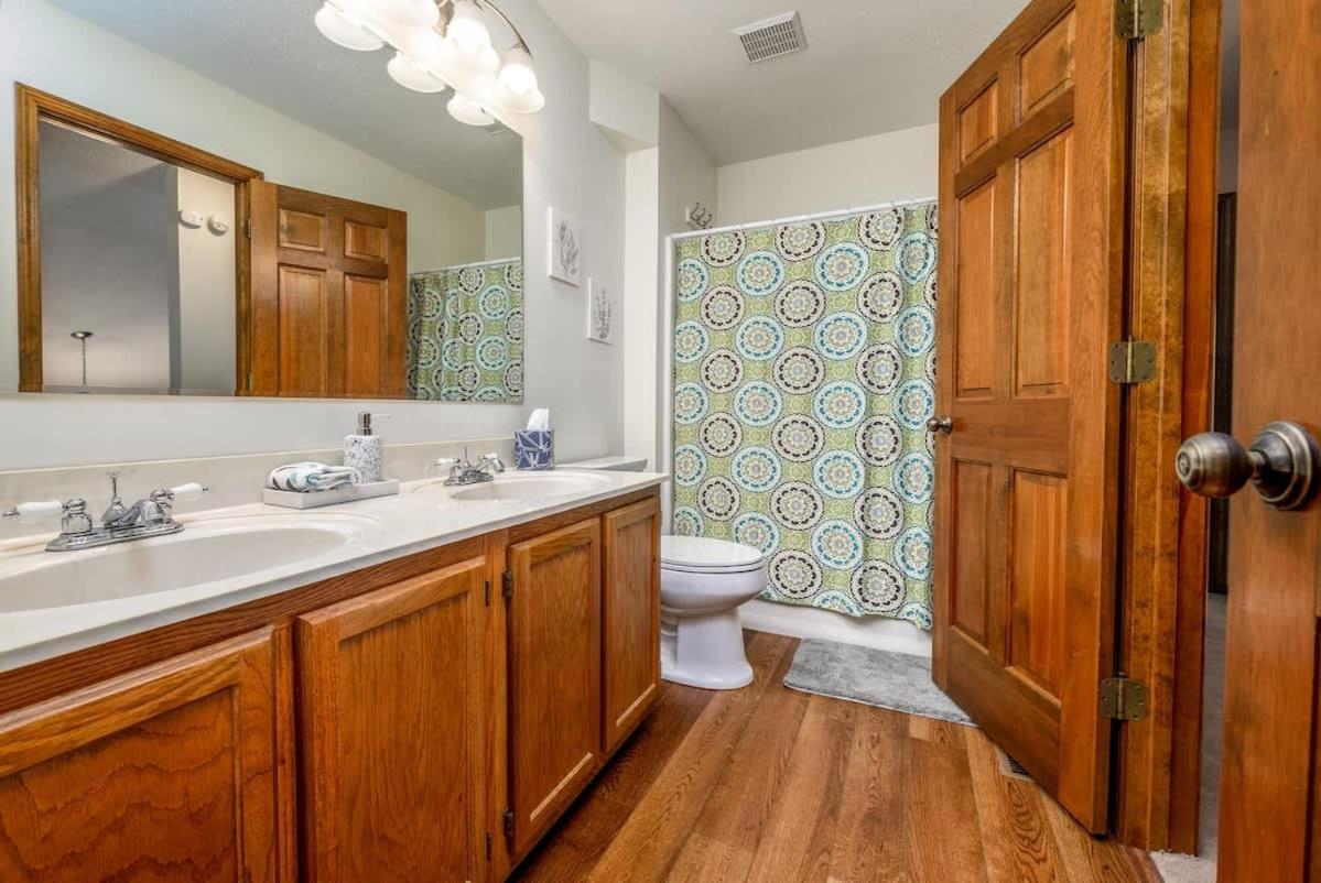 Family Friendly And Quite 2 Bedroom Condo Close To Fun Форт Уейн Екстериор снимка