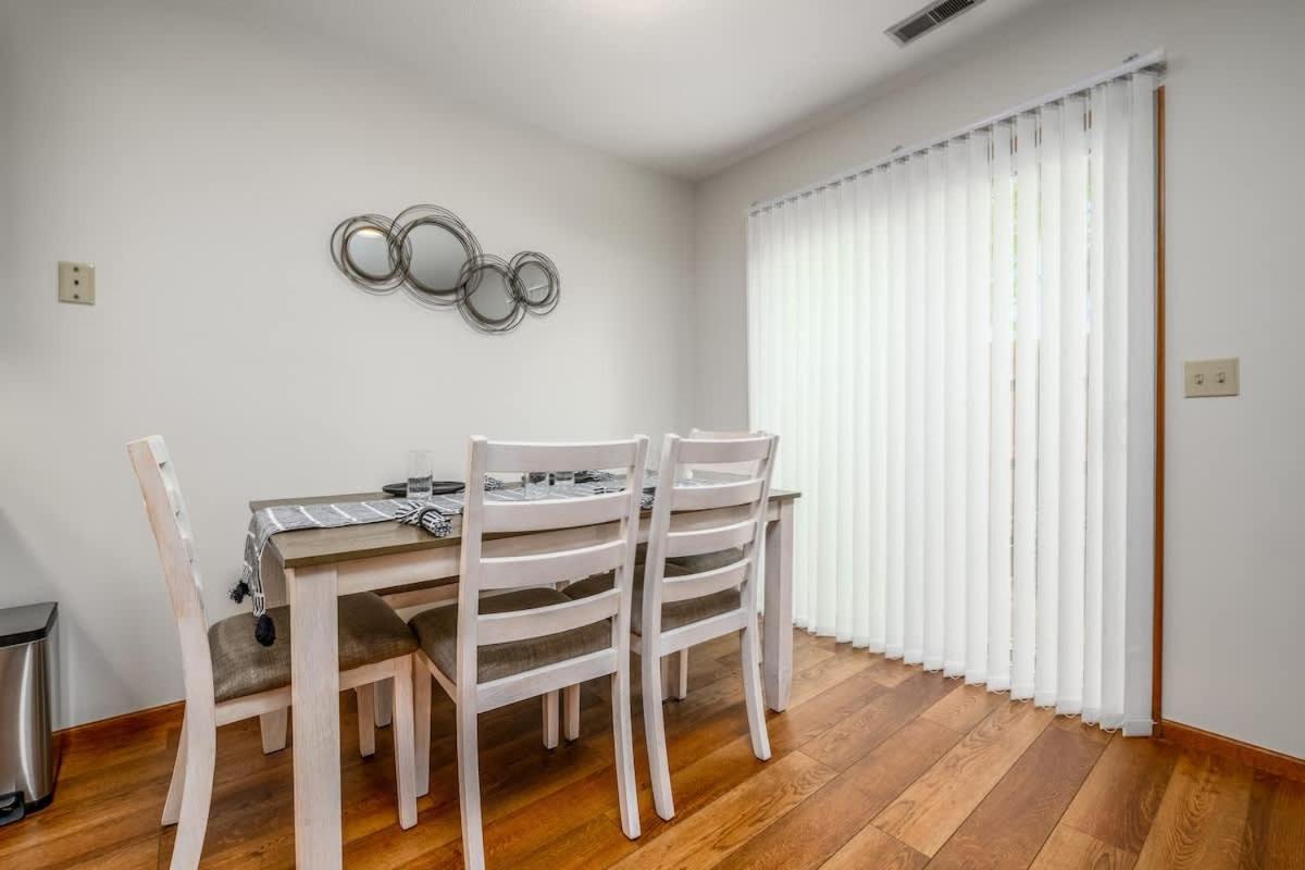 Family Friendly And Quite 2 Bedroom Condo Close To Fun Форт Уейн Екстериор снимка